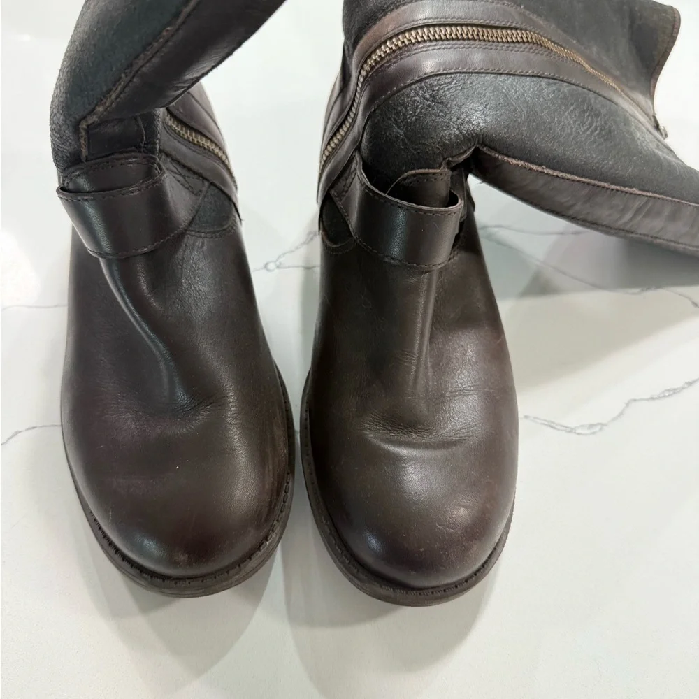 UGG Brown and Black Leather Riding Boots - Picture 4 of 5